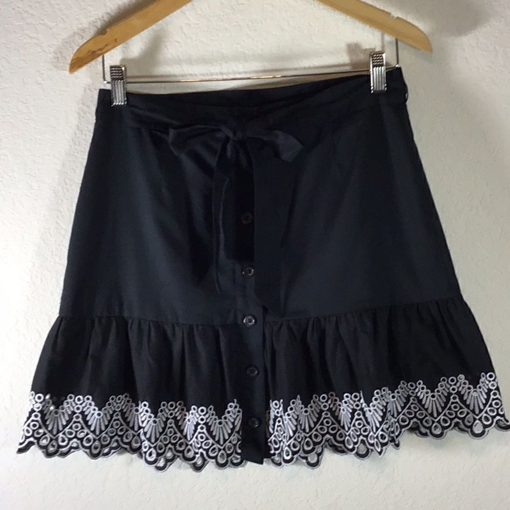 Who What Wear Skirt Black White Eyelet Embroidered Cotton Lined Button Size 4